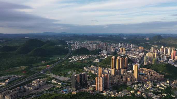 航拍贵州县城平坝城市大景