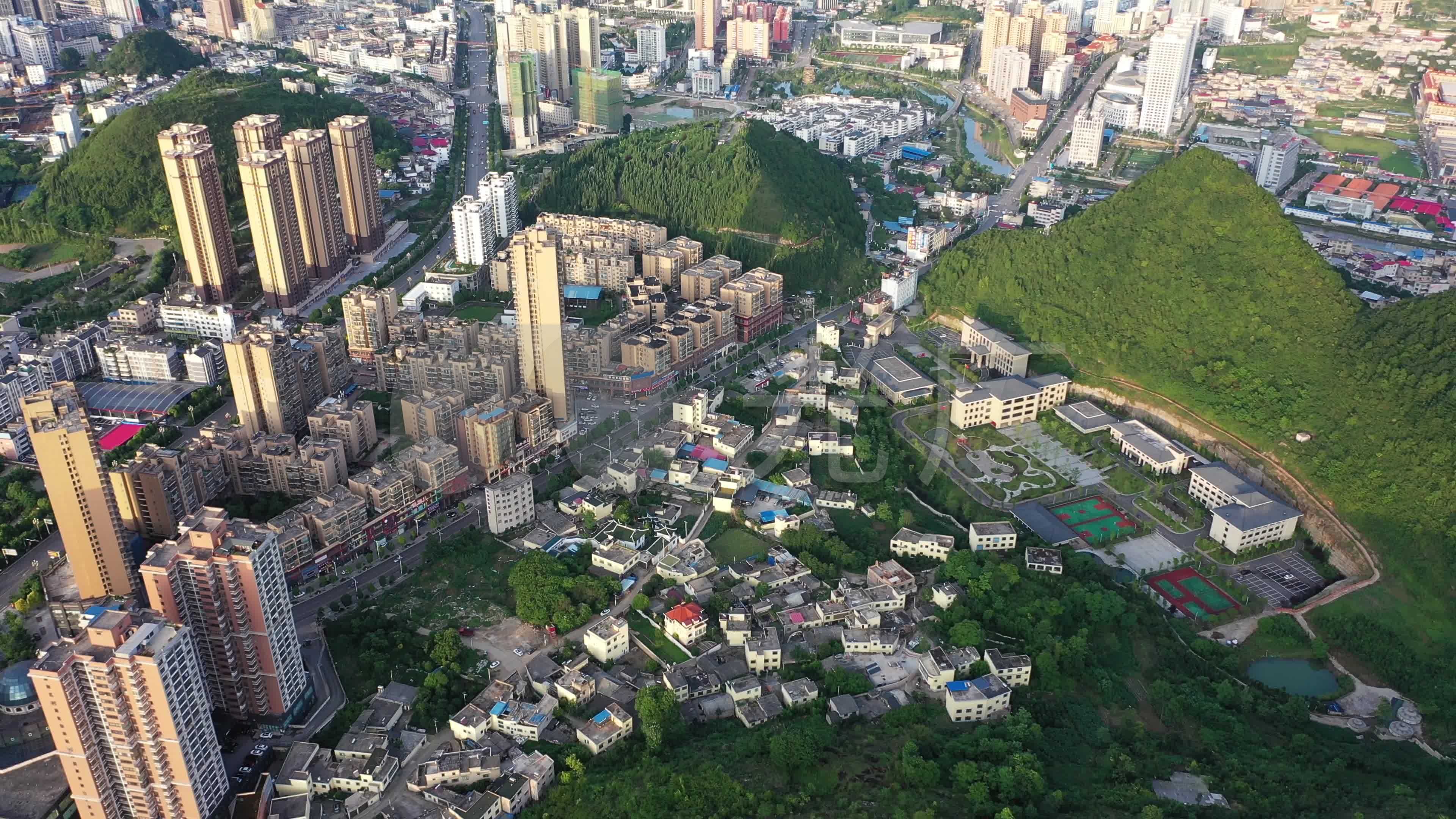 航拍贵州县城平坝城区大景