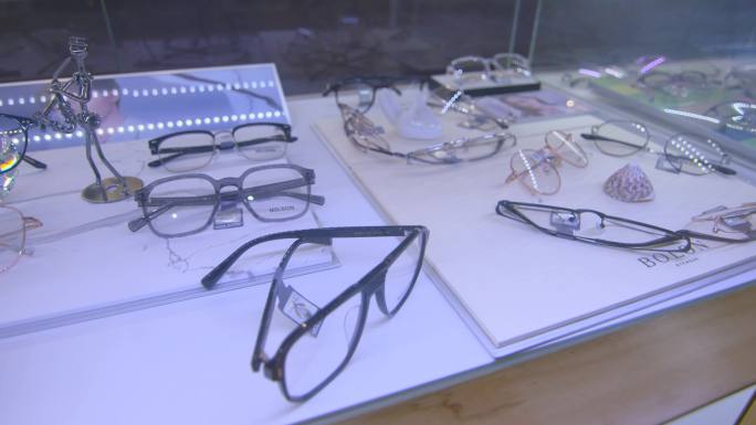 眼镜店视力表配镜验光眼镜生产镜片视力校正