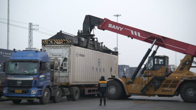 中国铁路冷链集装箱装车