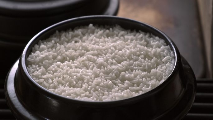 煮白米煮米饭瓦煲粮食
