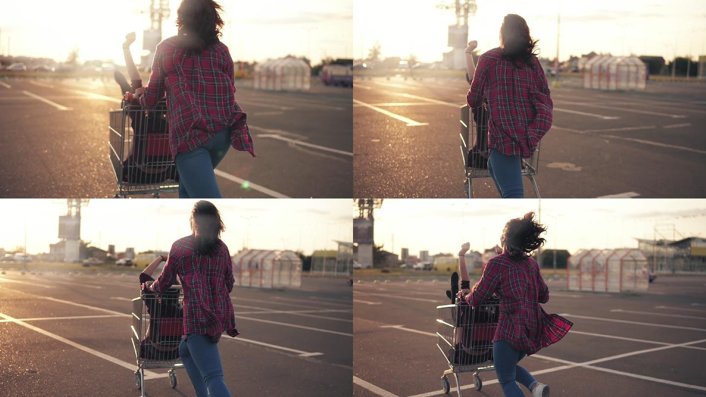 夕阳下，一位年轻女子推着购物车