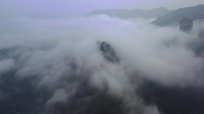 环绕航拍仙居饭蒸岩周边云雾缭绕4K