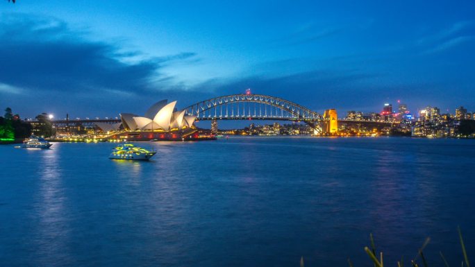 夜幕下的河流游轮旅游度假夜景夜色风光风景