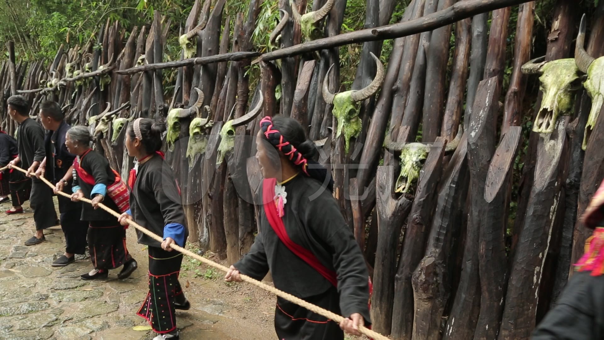 云南佤族翁丁原始部落拉木鼓_1920x1080_高清视频素材下载(编号