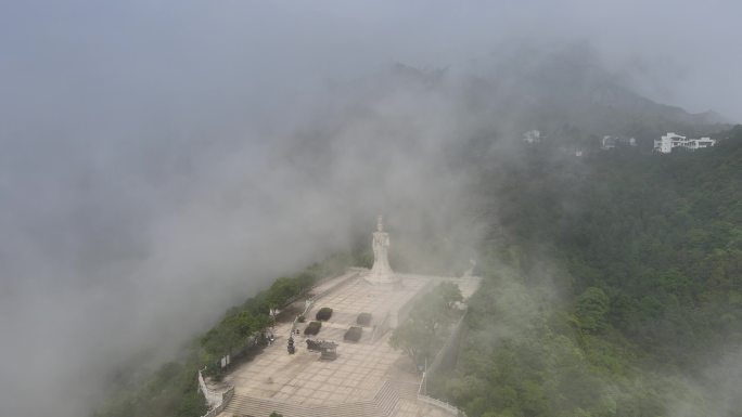 航拍云雾缭绕太姥山太姥娘娘像