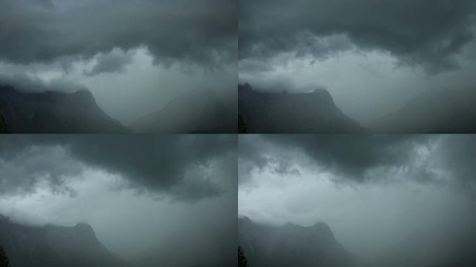 山上风暴云的时间推移视图