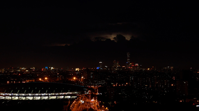 北京夏天，雷雨，乌云，闪电，空境夜晚