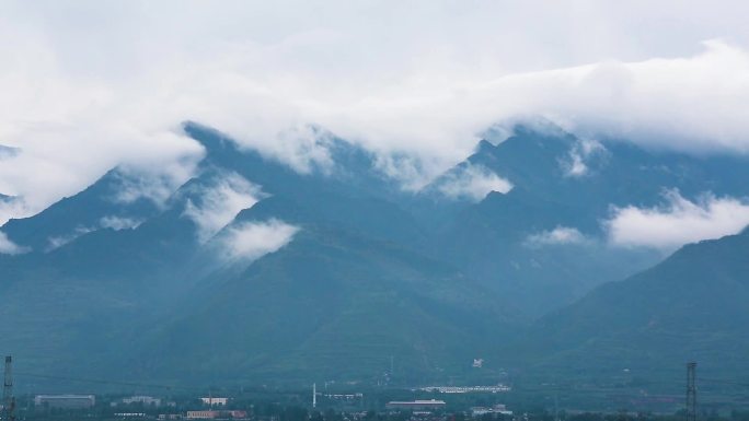 秦岭北麓雨后云海