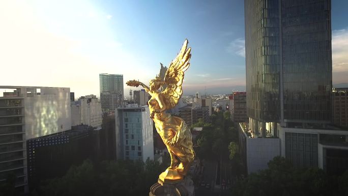 墨西哥城的独立天使雕像