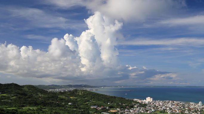 冲绳海和积雨云
