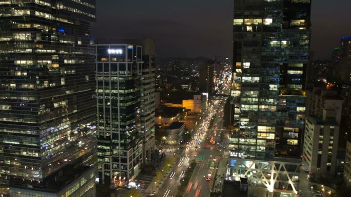 首尔市公路夜晚路灯