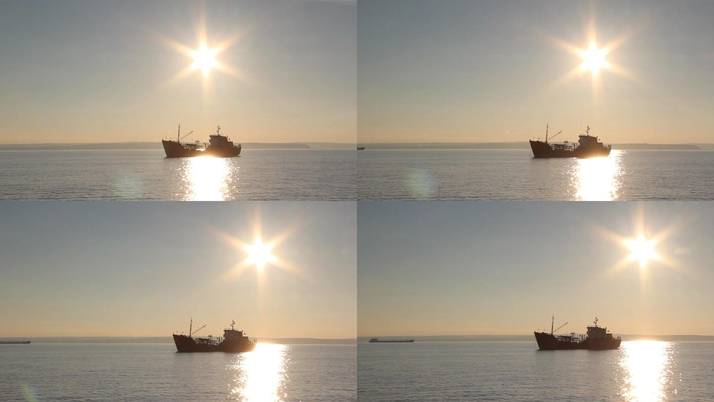 日落时的渔船湖面风光船只夕阳