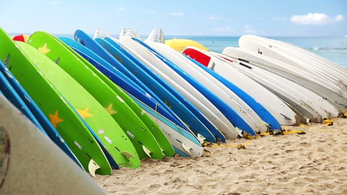 夏威夷威基基海滩租用冲浪板