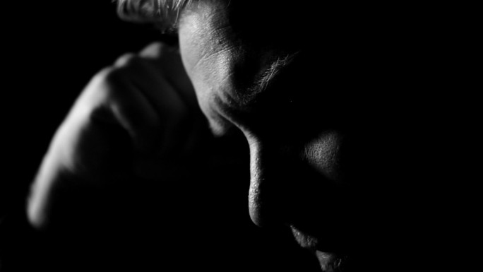 抑郁、悲伤和创伤后应激障碍的成年男性