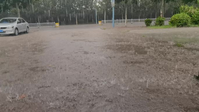 大雨下雨倾盆大雨雨季天气不好