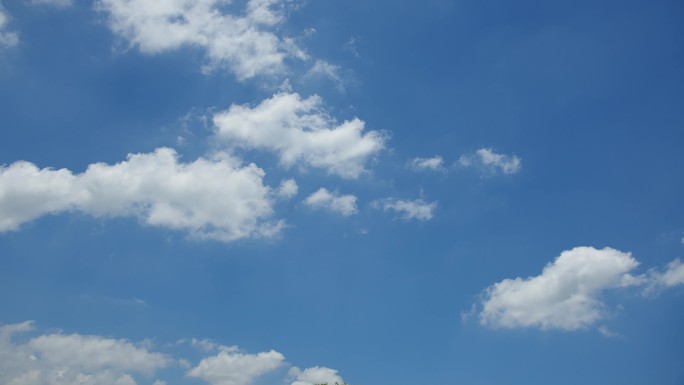 蓝蓝的天空生态蓝天阳光风景