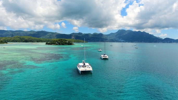 碧海蓝天唯美大海游船 旅行宣传片