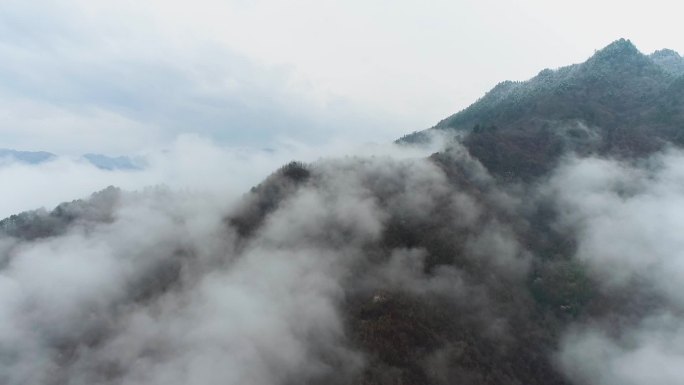 秦岭云海山脉