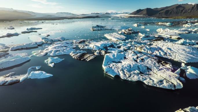 航拍冰川破冰船消融气候变暖