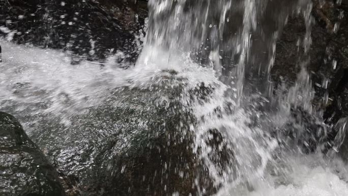 山水山涧自然风光水流瀑布视频