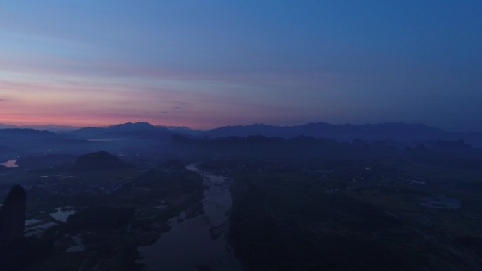 清晨龙虎山