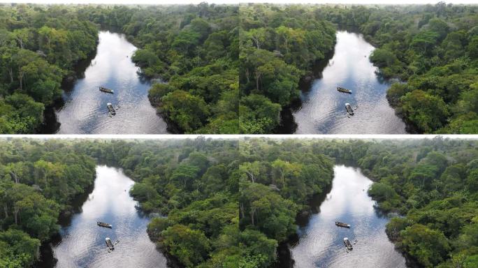 两艘小艇，黑水亚马逊河支流