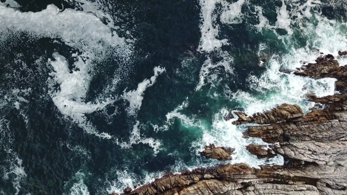 大海鸟瞰图4K航拍俯视海边海洋海水海景风