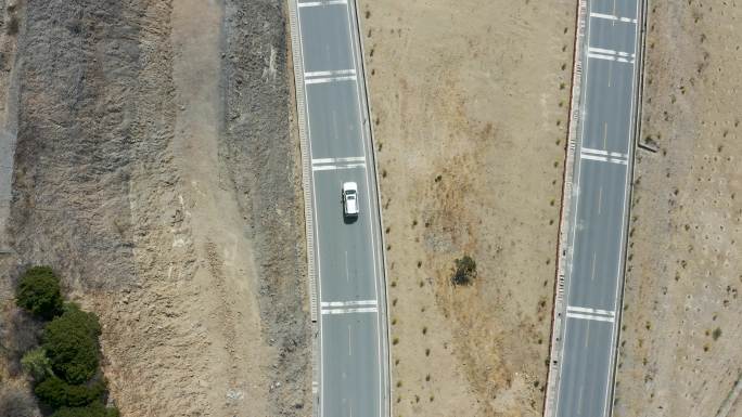 西藏318国道行车跟车航拍素材4