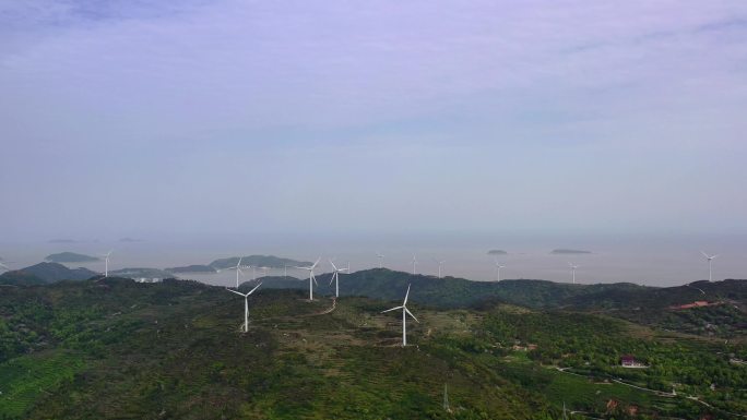 顺时针大环绕航拍玉环大麦屿街道石峰山风车