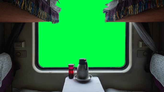行驶的火车车厢内部扣绿和风景原创