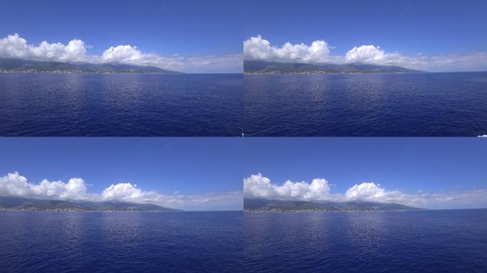 从海上看科西嘉岛。