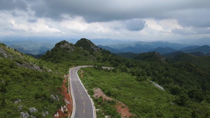 高原山路