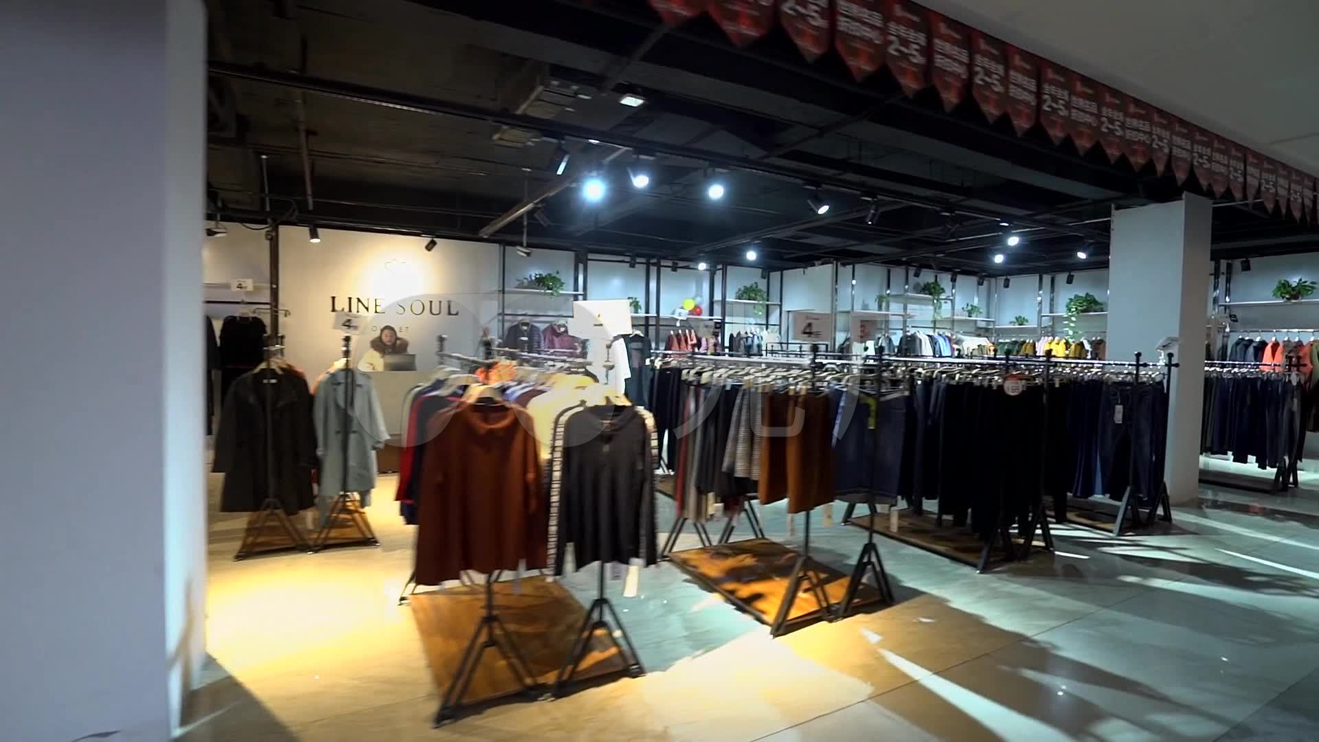 商场加盟服装店品牌有哪些( 商场加盟服装店品牌有哪些名字 )
