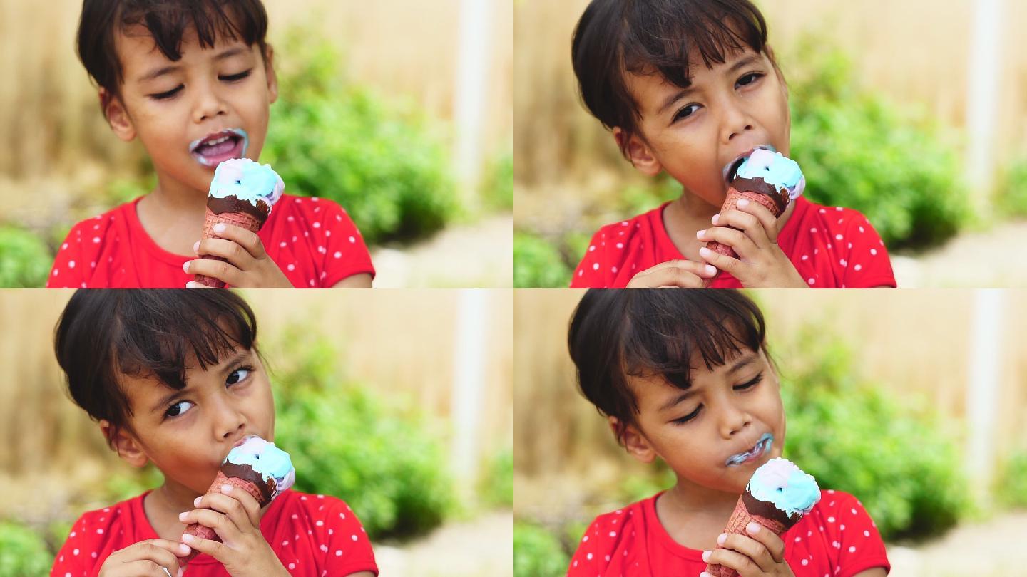 在吃冰淇淋的小女孩