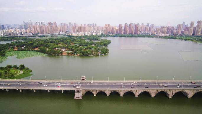 4k航拍武汉汉阳墨水湖大桥