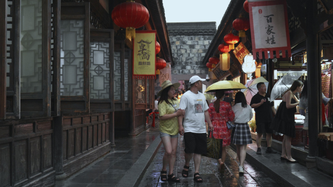 雨中锦里古镇升格视频素材