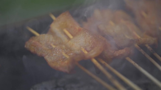 烧烤烤香肠烤串羊烤五花肉烧烤高清素材