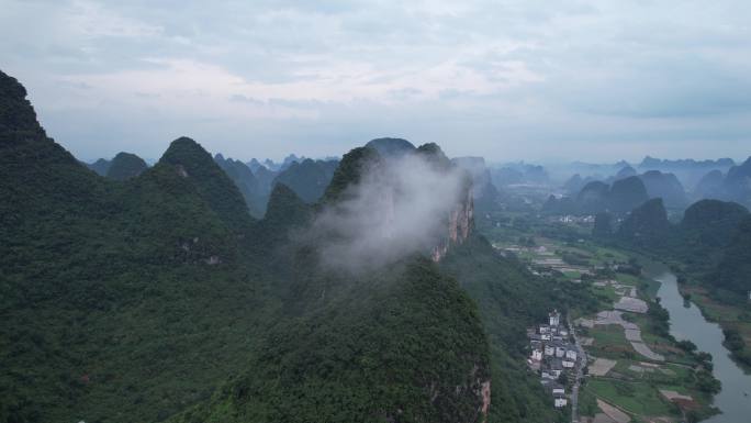 桂林喀斯特地貌山景雨后风光多镜头