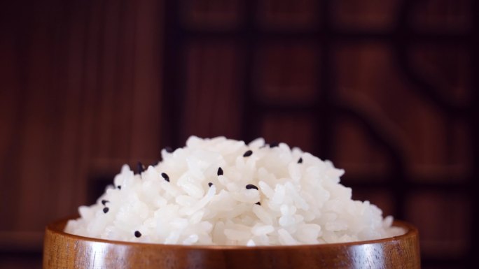 米饭木碗旋转大米宣传片素材大米特写黑芝麻