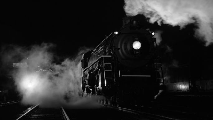 夜色中的蒸汽机车