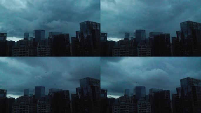 台风过境的城市乌云