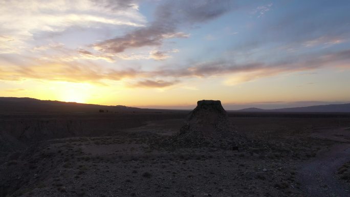 荒漠烽燧落日残阳