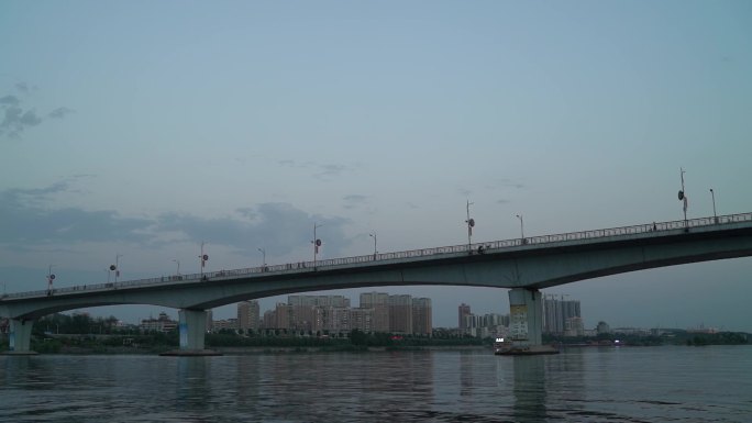 丹江口大桥延时车流