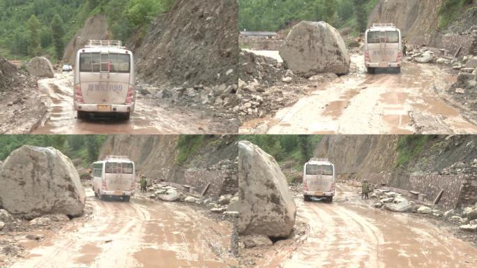 车走过泥泞的道路