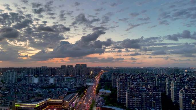 城市白天到黑夜延时摄影