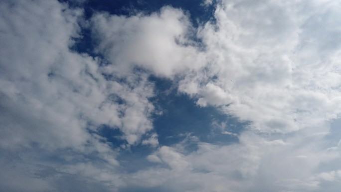 延时拍摄天空白云变化万千