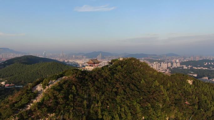 济南千佛山航拍直冲略过山顶