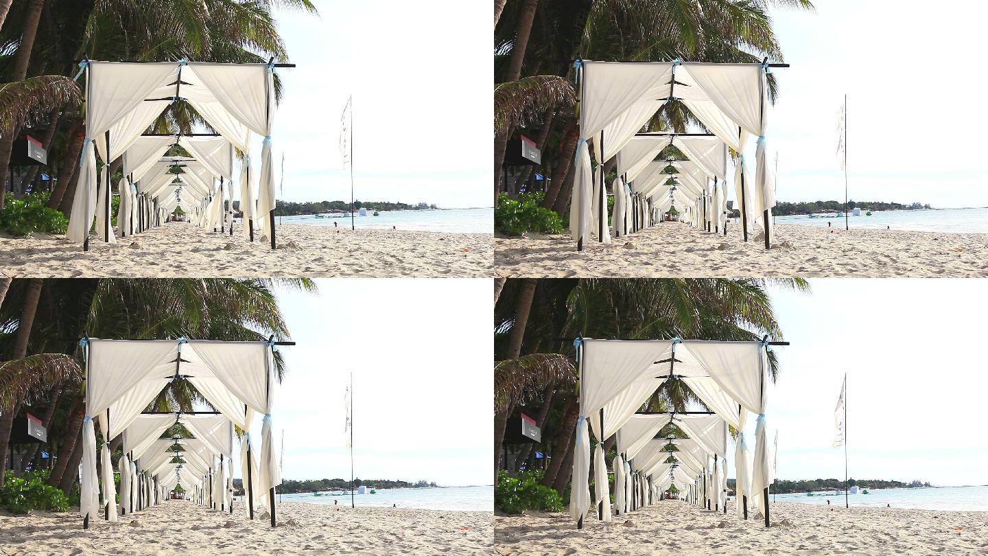 海滩上举行婚礼的帐篷和场地。