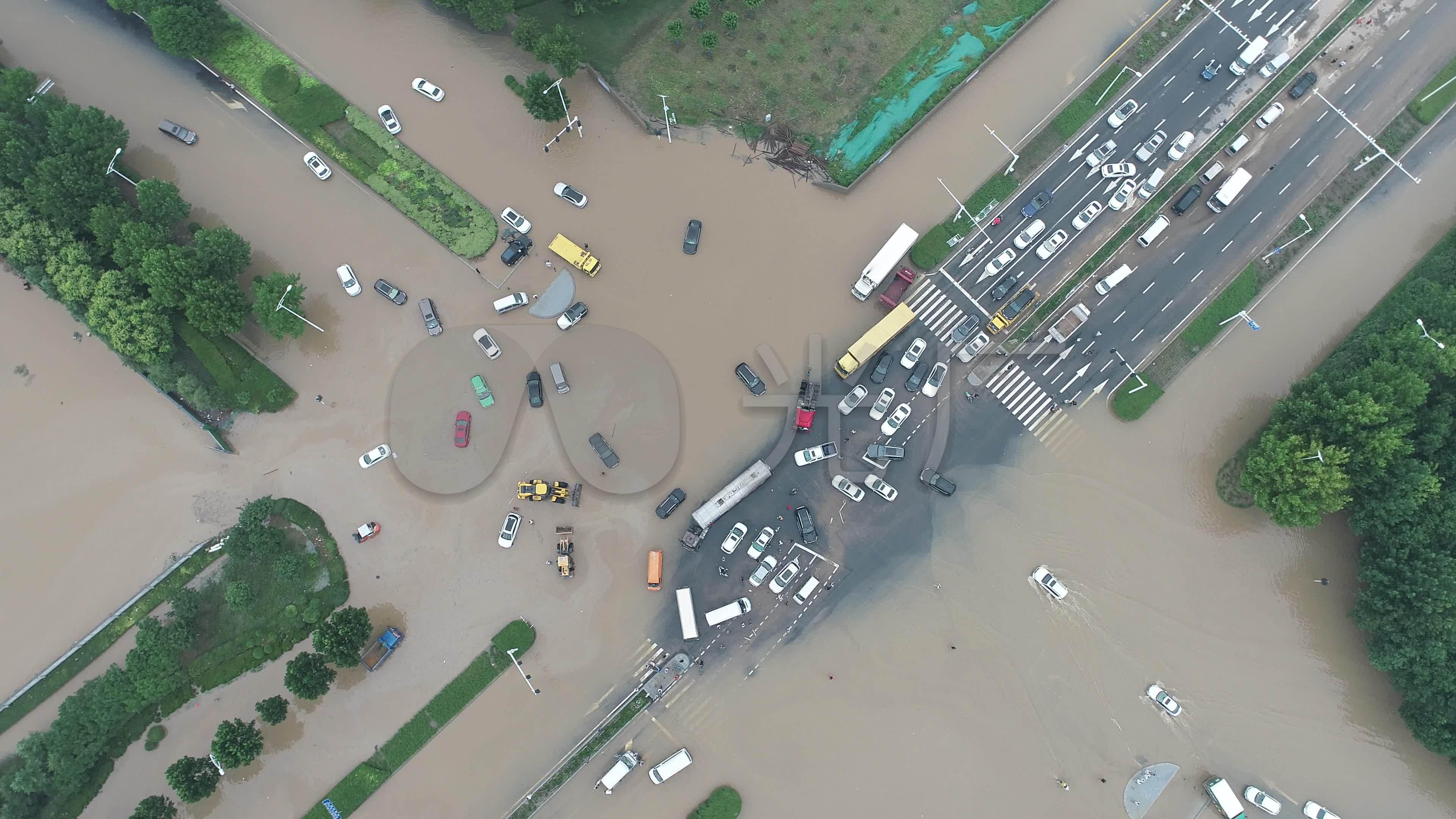 新闻8点见丨河南遭遇特大暴雨 已造成郑州市区12人死亡-新闻频道-和讯网